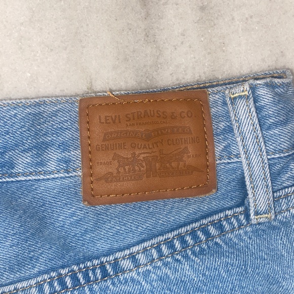 Levi’s Ribcage Shorts - Picture 4 of 5